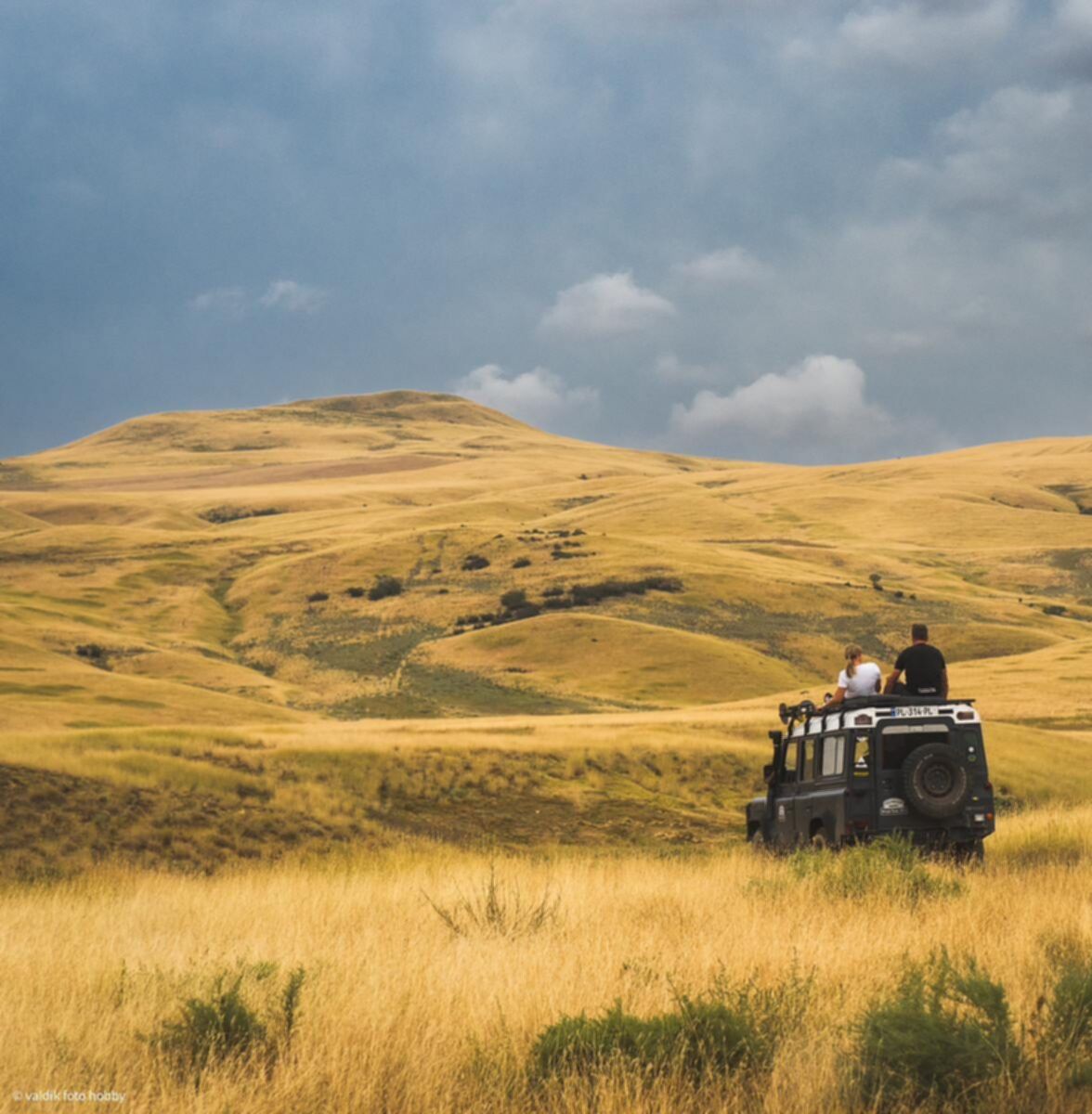 Majówka w Gruzji – zabytki, góry, wino i off-road