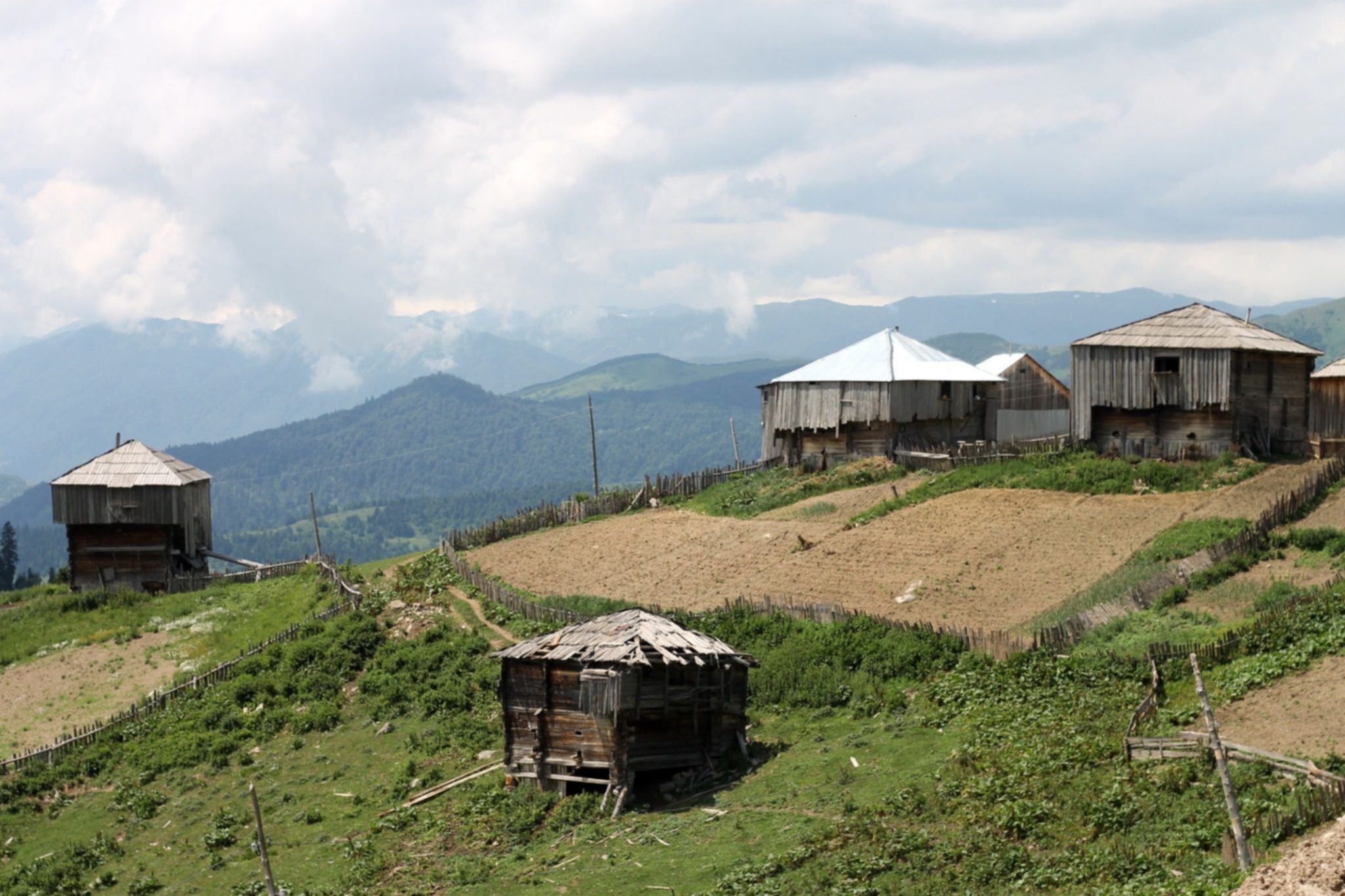 Górska wioska w Górnej Adżarii – fragment trasy wycieczki „Piknik nad Zielonym Jeziorem”