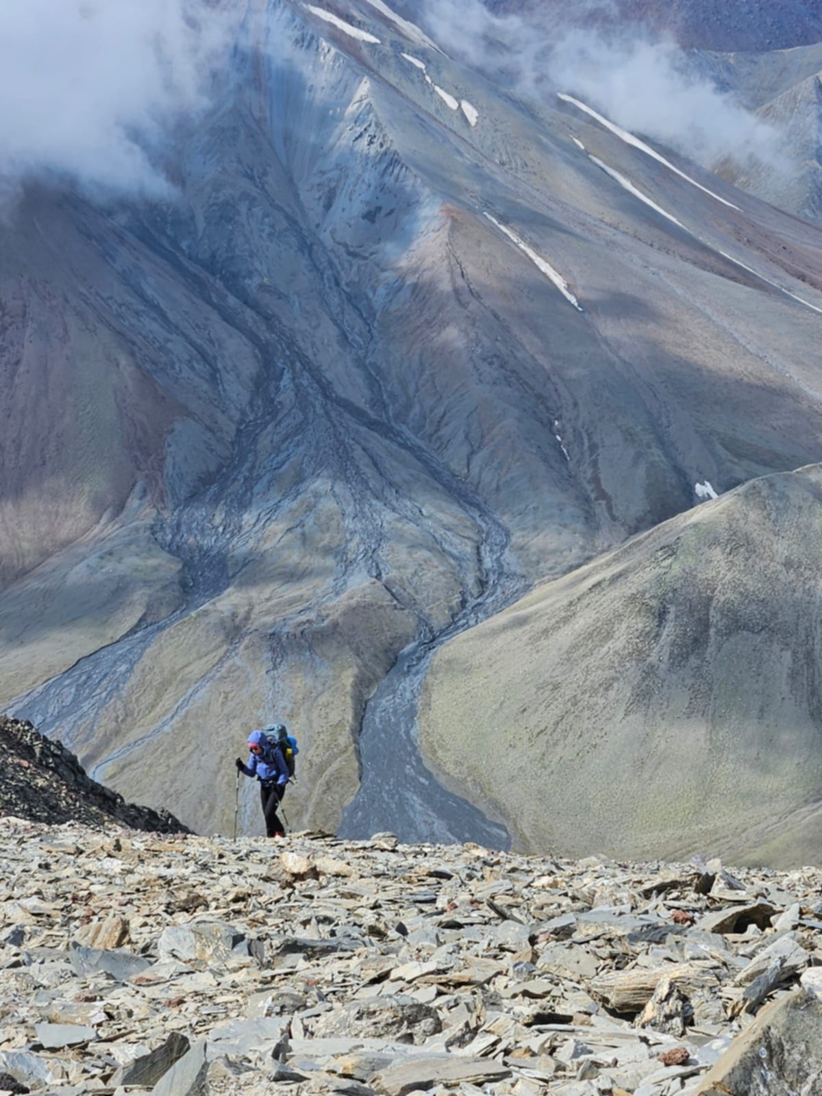 Sherkota Pick, Kelitsadi Lake