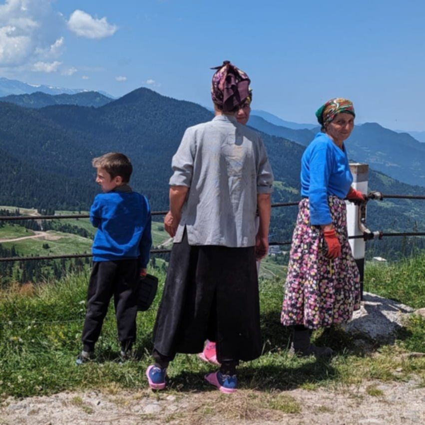 Lokalsi spotkani podczas off-roadu w Małym Kaukazie – codzienne życie w górskich wioskach Adżarii