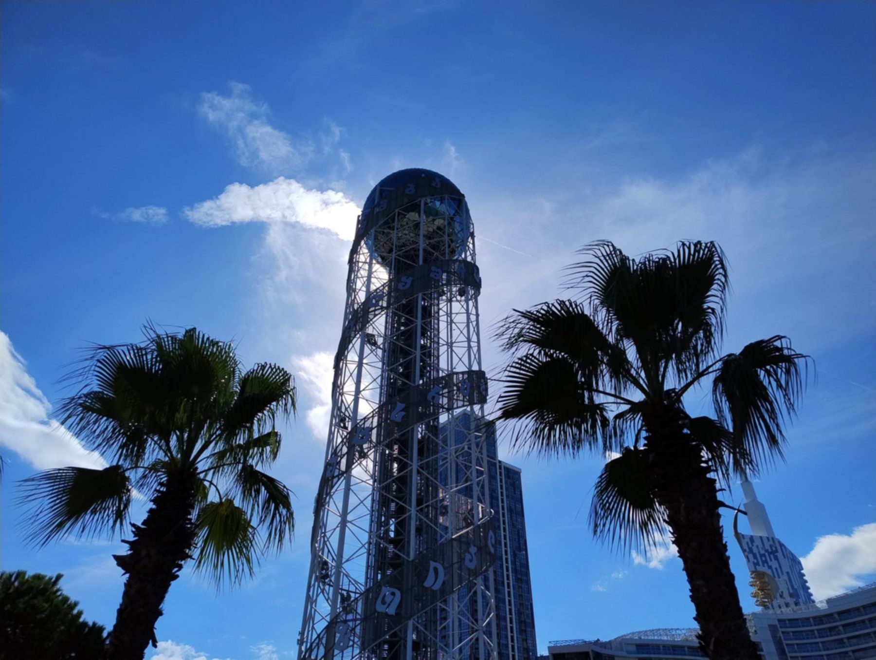 batumi, wieża alfabetu