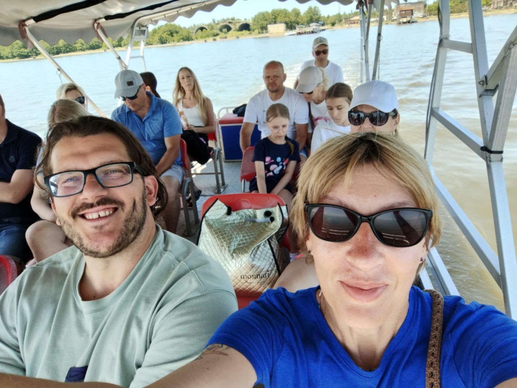 zadowoleni uczestnicy wycieczki "gruzińska amazonia"