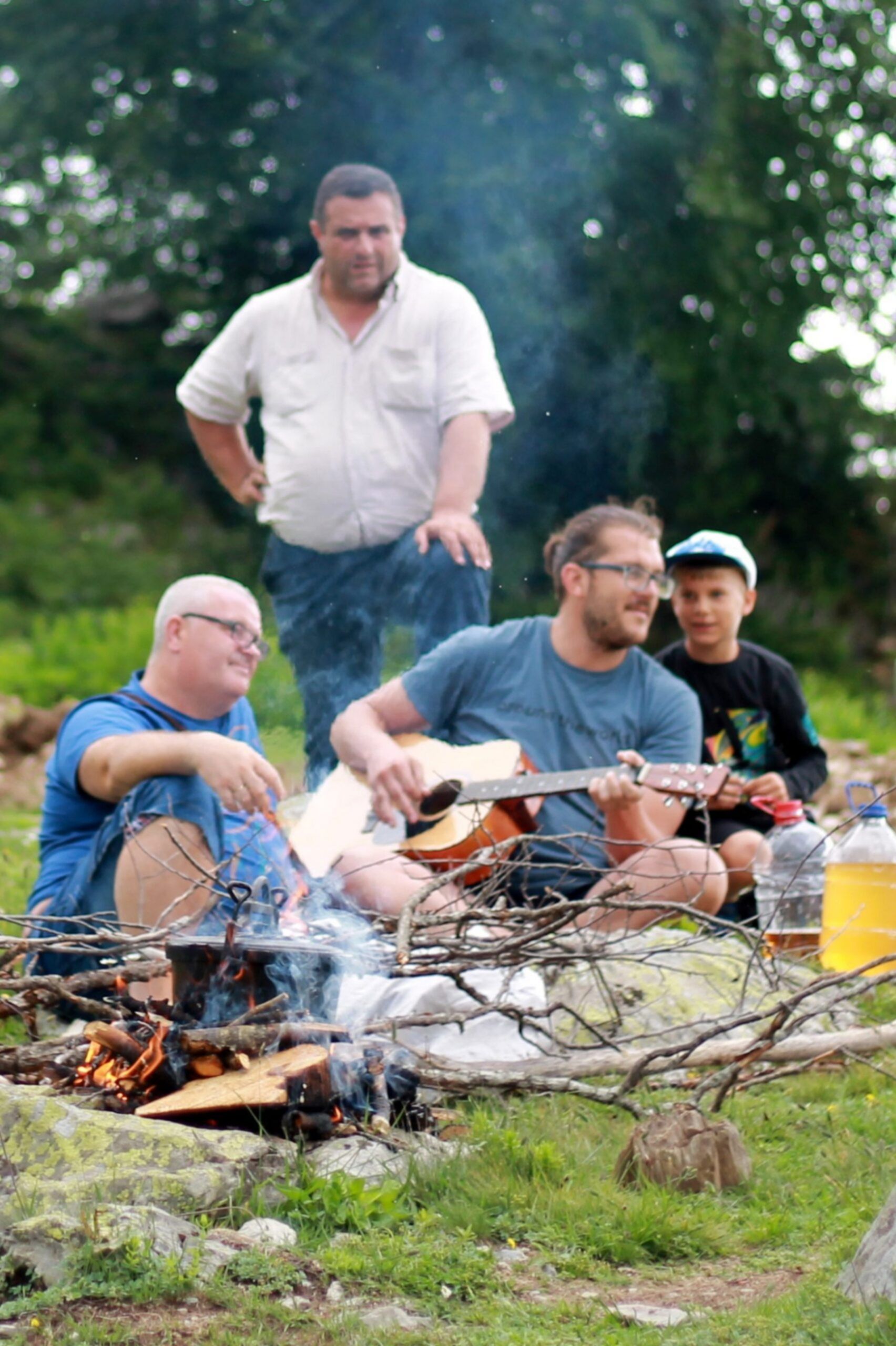 piknik nad zielonym jeziorem