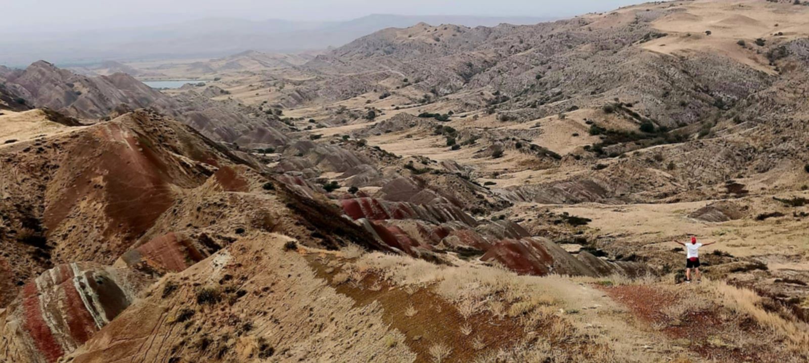 Góry Tęczowe niedaleko Udabno